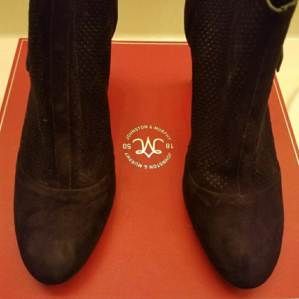 JOHNSTON & MURPHY NWB Perforated Blk Suede Bootie